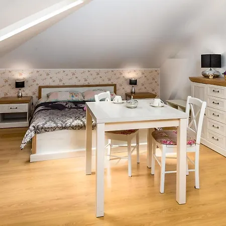 Koral بيت شباب