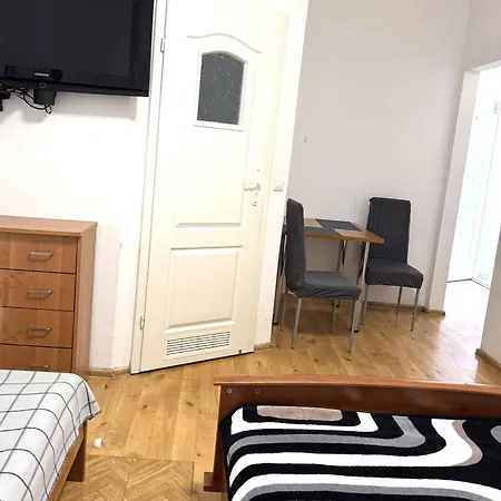 Koral Hostel *