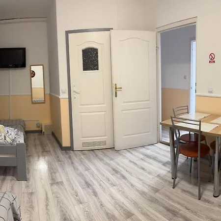 Koral Hostel *